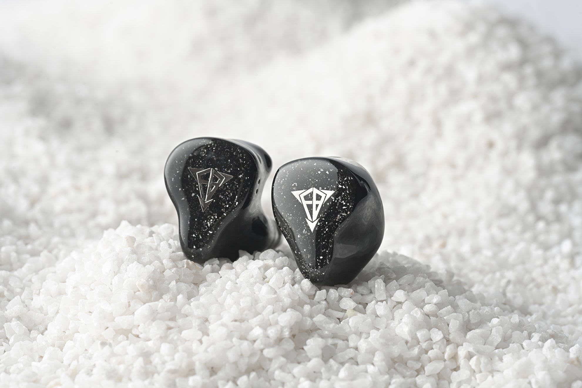 Hisenior Mega7 7-Drivers Hybrid IEM - MusicTeck