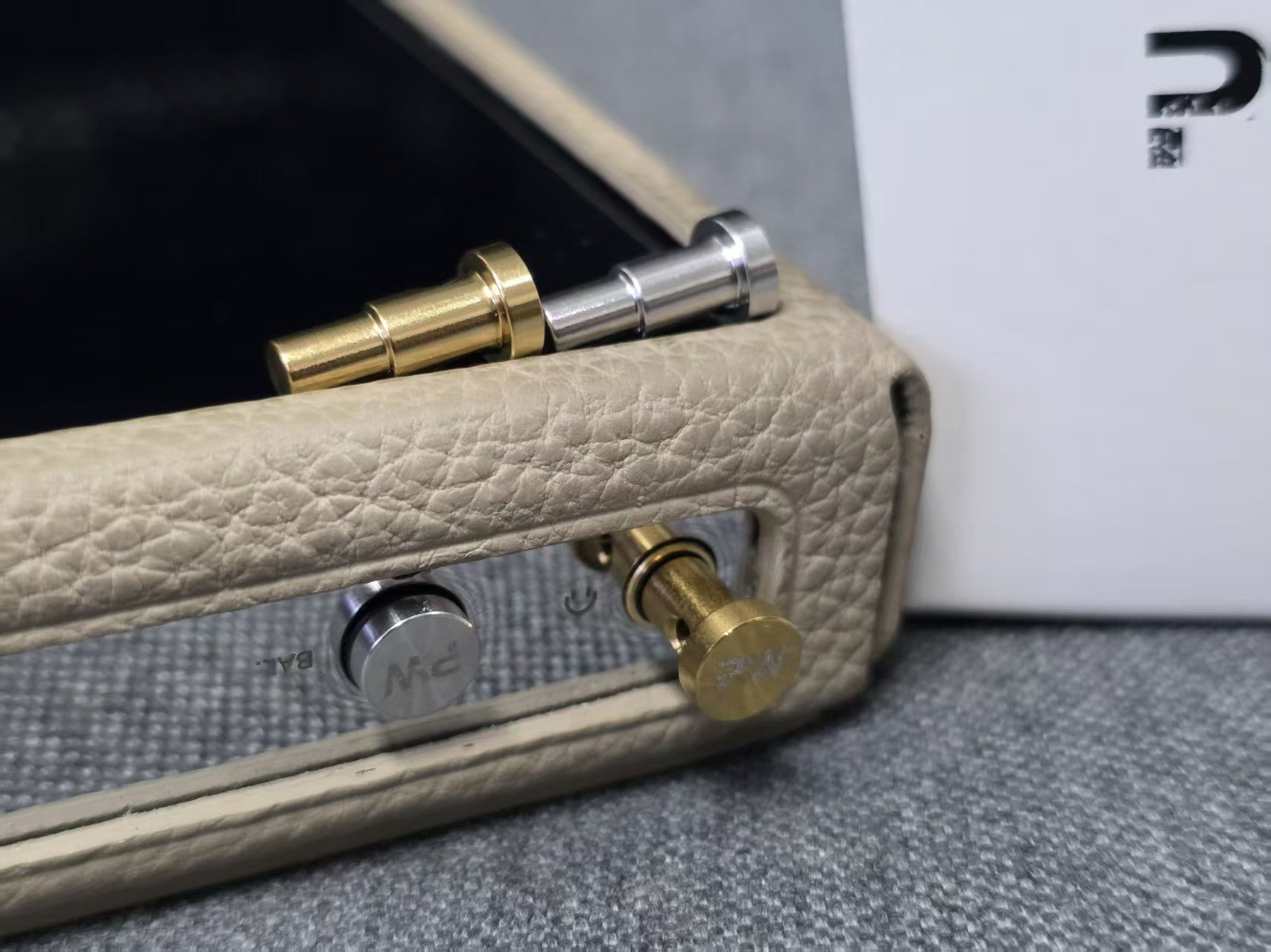 PWAudio Ground Resonance 3.5&4.4 Gold and Platinum Set with Blind Box