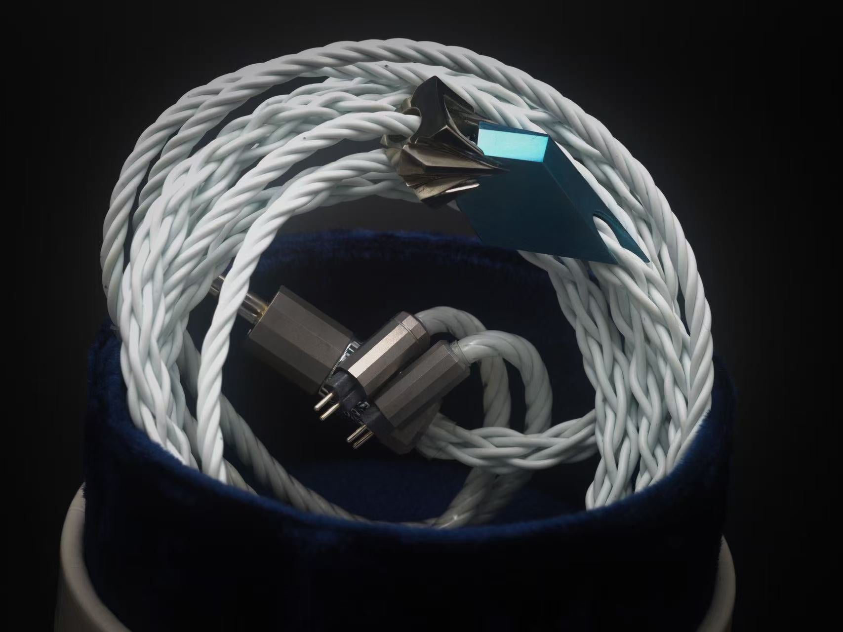 Vast Audio Night King 8W IEM Cable - MusicTeck
