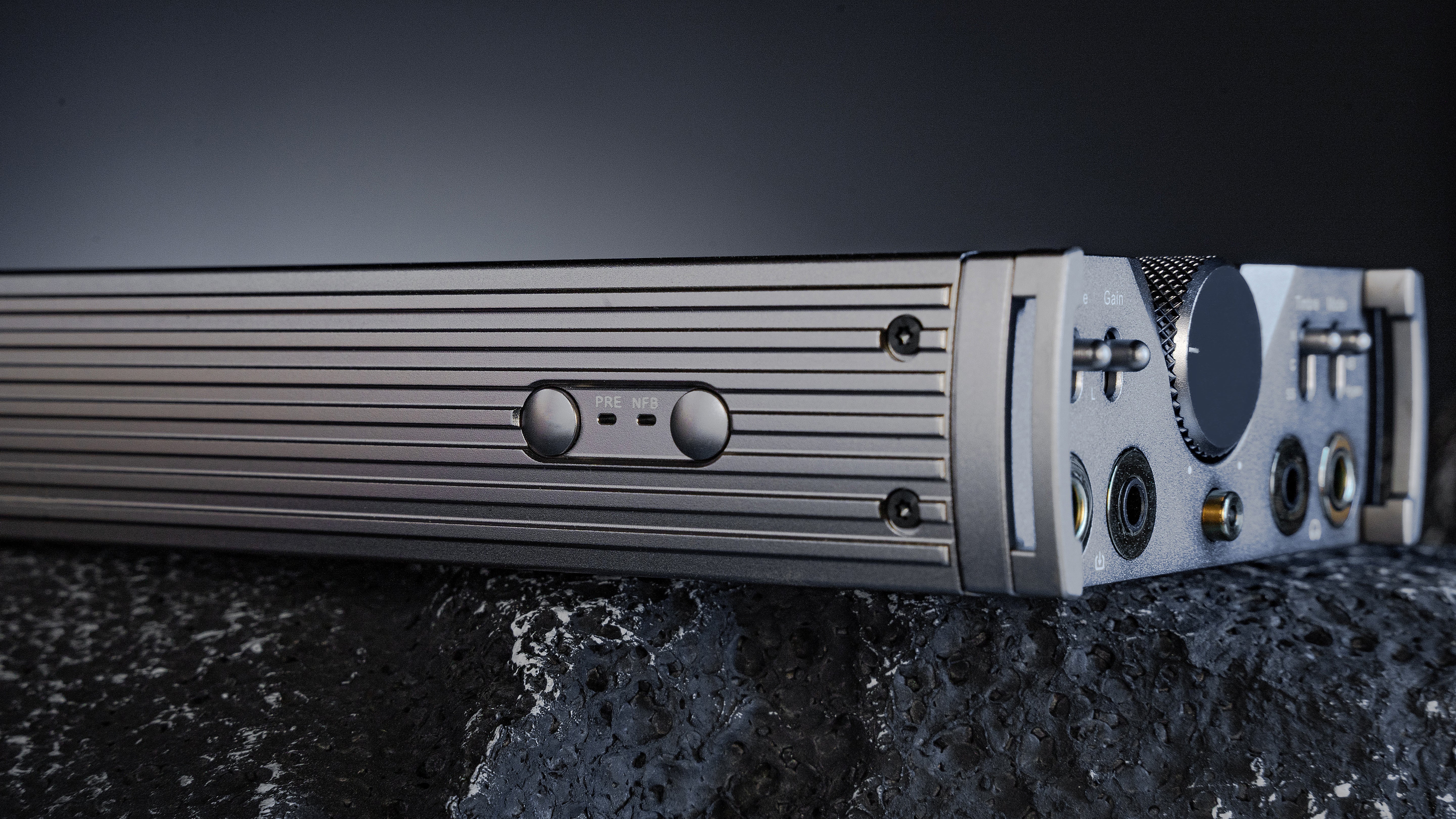 Cayin C9II Portable Headphone Amplifier Titanium Color Edition - MusicTeck 